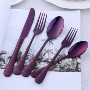 Ensemble de couverts robustes avec poignées antidérapantes en acier inoxydable durable et en matériau PP - Product Image 3