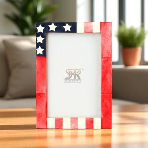 Cadre photo personnalisable en résine d'os avec motif drapeau américain, style rustique moderne, fait main, rouge, blanc, bleu, pour table ou bureau - Product Image 4