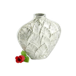 Petit vase en métal moderne à ondulation d'eau vase à fleurs élégant pour bureau à domicile ou hôtel pour décoration de salon de sol de bureau - Product Image 3