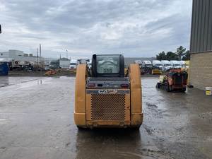2011 Case SR200 Skid Steer-Puissance de taille moyenne fiable avec force de levage radiale - Product Image 2