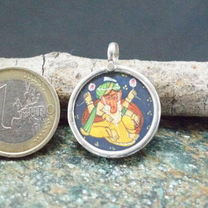 จี้พระพิฆเนศสีเงิน925ออกแบบมือวาดดอกไม้บนกระจกสไตล์ทางศาสนาสำหรับงานแต่งงานหรืองานหมั้น - Product Image 1