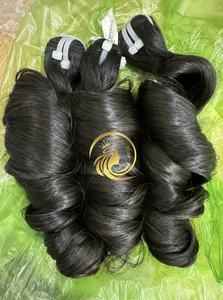 Extensions de cheveux de trame de bande rebondissante légère Cheveux bruts vietnamiens de qualité supérieure Bundle de cheveux humains de style vague brésilienne - Product Image 3