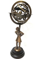 Trophée sphère armillaire en laiton antique style pyramide, artisanal, gravé, personnalisable, durable, décoratif, avec logo personnalisé