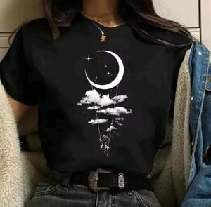 Camiseta de mujer estilo Harajuku con estampado de eclipse lunar, cuello redondo, holgada, vintage, para otoño e invierno, fabricante de ropa - Product Image 1