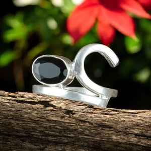 Anillo de ónix negro hecho a mano, joyería de plata de ley, regalo de aniversario para mujeres, elegante y único - Product Image 2
