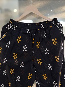 Ensemble de pyjamas en soie 100% unisexe imprimé Galaxy Design pour homme et femme - Product Image 3