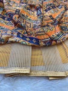 Lehenga de mariage le plus beau et le plus récent avec un bel imprimé floral - Product Image 4