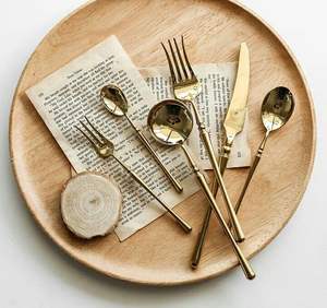 Ensemble de couverts en métal poli de qualité supérieure conçu pour les maisons, les restaurants, les hôtels et les services de restauration - Product Image 2