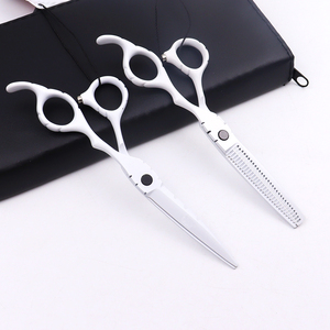 Ciseaux de coiffeur blanc professionnel de haute qualité fabriqués sur mesure avec poignée en céramique finition de rasoir élégante meilleurs ciseaux de coupe de cheveux - Product Image 1