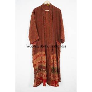 ชุดเดรสยาวผ้าไหมลายดอกไม้สไตล์วินเทจสุดหรูสำหรับขายส่ง ระบายอากาศได้ดี เหมาะสำหรับฤดูร้อน ดีไซน์ทันสมัย หลากสีสัน สไตล์อินเดียโบโฮ - Product Image 4