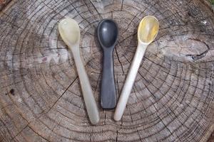 Cuillère en corne blanche polie de qualité non polie pour la maison et la cuisine de restaurant, bol de style animal artisanal de meilleure qualité en vente - Product Image 3