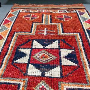 Tapis vintage 2,7 x 11,4 pieds, tapis turc, tapis en laine rouge à motifs floraux - Product Image 3