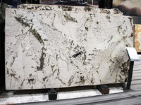 Dalles de granit galaxie rouge, gris et noir et forêt noire Taille de la scie à bande et taille de coupe spéciale pour les applications intérieures et extérieures