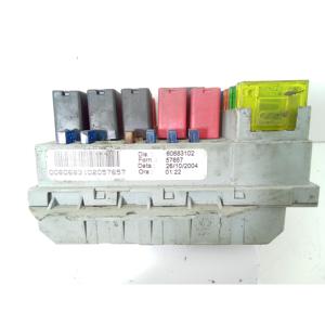 กล่องฟิวส์อัลฟ่า โรเมโอ 166 ซีรีส์ (936_) 60683102 841 G.000, 841 H.000 ดีเซล 2400 (03>06) - Product Image 4