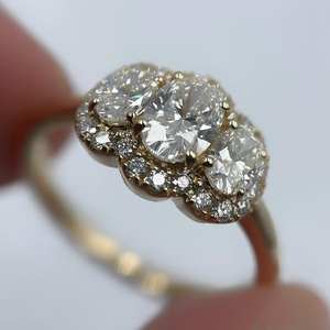 Trois pierres Halo CVD diamant bague ovale coupe laboratoire cultivé diamant bague de fiançailles 1.75 Ctw IGI certifié laboratoire créé bague de mariage VS1 - Product Image 2