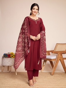 Kurti bordado étnico para mujer con pantalón Salwar de estilo indio Precios a granel para ropa de boda Ropa india y pakistaní - Product Image 5