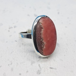 แหวนพลอยโรโดโคไซต์ทำมือแหวนเงินสเตอร์ลิงแท้925ทำด้วยมือพร้อมเครื่องประดับเพชรมุกปรับขนาดได้ - Product Image 1