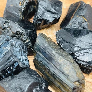 คริสตัลทัวร์มาลีนธรรมชาติสีดำอัญมณีหยาบไม่ผ่านการบำบัดขนาดกำหนดเองสำหรับการทำเครื่องประดับ - Product Image 5