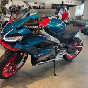 Motos 2026 RS660 659cc 105HP 77.2kW à 10 400 tr/min, bicylindre, 4 soupapes par cylindre, les plus abordables en vente aux enchères, prêtes à être expédiées - Product Image 1