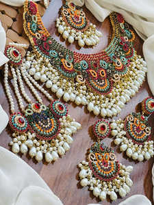 Bijoux de mariée traditionnels en acier inoxydable avec strass, vente en gros, avec collier multi-rangs, boucles d'oreilles, tikka, plaqué argent, fabrication - Product Image 2