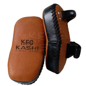 Escudo de Entrenamiento Resistente, Superficie de Cuero de Alta Calidad, Acolchado Grueso, Correas Ajustables, Transpirable y Suave para Boxeo/Kickboxing - Product Image 4