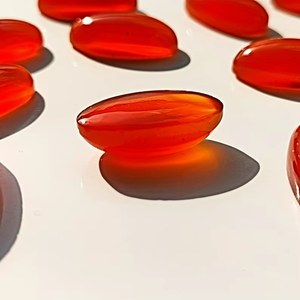 Pierre de cornaline polie en gros, cabochon plat, pierres précieuses en vrac avec traitements minéraux appliqués - Product Image 2