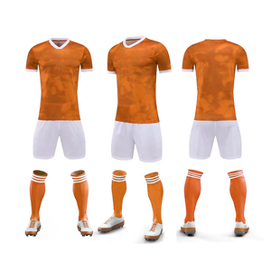 Maillots de football fabriqués avec logo personnalisé nom 100% polyester séchage rapide 2023 uniformes de football garçon uniformes de football - Product Image 1