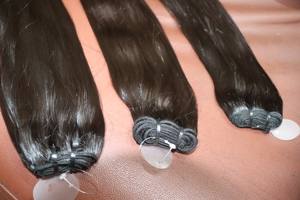 Extensions de cheveux brésiliens vierges Remy indiens bruts de 22 pouces, lisses et soyeux, non traités, couleur noire naturelle, mèches à tisser, fabrication à la machine - Product Image 4