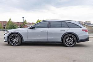 Mercedes-Benz E450 4Matic 2024 Usado Premium con Motor Híbrido Turboalimentado para Todo Terreno - Product Image 2