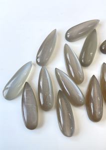 Natural Grey Moonstone 8x24mm Pear Cabochon Calidad AAA-Grey Moonstone Pear Cabochon - Product Image 3