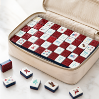 Ensemble de tuiles de mahjong américaines de luxe avec fond rouge pailleté, jeu de mélange manuel en acrylique cristallin, idéal pour un cadeau de Noël