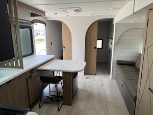Remolque NEATLY 2026 F-o-r-e-s-t R-i-v-e-r Wildwood 300I-C-E listo para la venta - Product Image 5