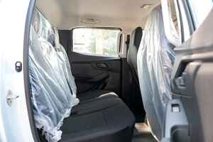 NOUVEAU ISUZU D-MAX CREW CAB 4x4 2026 À TRANSMISSION AUTOMATIQUE À VENDRE - Product Image 4