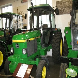 Tracteur John Deere 2450 de qualité supérieure avec livraison rapide conçu pour une durabilité et des résultats agricoles optimaux - Product Image 6
