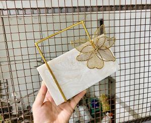 Bolso de mano de resina artesanal con diseño nuevo y personalizado, en colores y diseños a elección, para mujeres, ideal para fiestas en casa y bodas. - Product Image 5