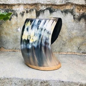 Venta al por mayor de calidad superior de estilo vikingo Cuerno de animales tazas para beber Jarras de cerveza naturales acabadas a mano para una experiencia única - Product Image 2