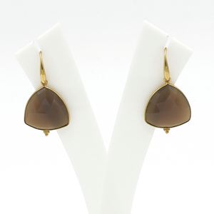 Pendientes elegantes Dua, piedra lunar gris, trillón de gota, hechos a mano, Latón chapado en oro de 18K, estilo moderno para bodas - Product Image 4