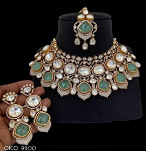Conjunto de Gargantilla nupcial Royal Kundan, collar de moda, circón brillante diseñado para mujeres y niñas para compromiso de boda - Product Image 5