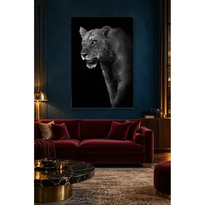 Impression sur toile « Fida Lioness sortant de l'obscurité » - Product Image 4