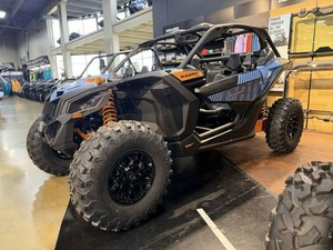 AUTÉNTICO NUEVO Can-Am Maverick X3 DS Turbo RR 2026 Azul Escandinavo y <span class=keywords><strong>Naranja</strong></span> Crush UTV <span class=keywords><strong>PARA</strong></span> ADULTOS - Product Image 1