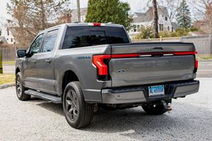 Auto Usado Confiable, Ford F-150 Lightning Lariat 2022 - Product Image 4