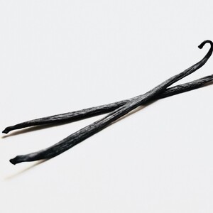 Premium <b>Vanilla</b> <b>Beans</b> Organic Bourbon <b>Vanilla</b> Tanzania Pelvea Company Limited 2-Year Shelf Life Small Commercial - Product Image 3