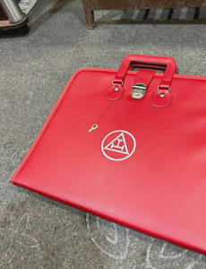 Estuche para Mandil Masónico Maestro, Cuero Genuino/Tela Satén, Alta Calidad, Personalizable, OEM, Todos los Tamaños Disponibles - Product Image 3