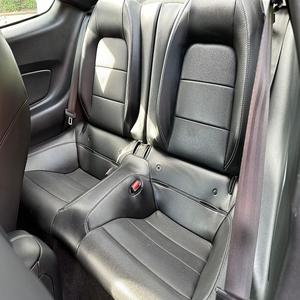 Alerte Offre Exceptionnelle! Ford Mustang GT Premium Coupé 2021 Super Propre, Boîte Manuelle 6 Vitesses, Moteur V8, Gris Carbonisé, Coupé de Luxe - Product Image 4