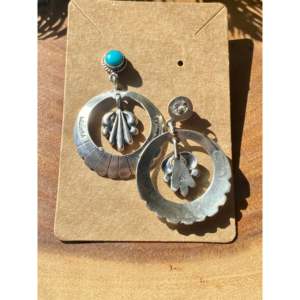 Pendientes Colgantes de Plata de Ley y Turquesa Annie Spencer Kingman con Diseño de Gota - Product Image 4