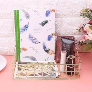 Cesta de Almacenamiento Dorada, Cesta de Alambre de Metal de Hierro Forjado para Decoración de Escritorio, para Cocina, Frutas y Jardinería, Diseño de Tendencia - Product Image 3