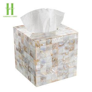 Nuevo diseño Rectangular Madre de perla MOP Caja de pañuelos Hecho a mano Capiz Shell Servilletero decorativo de Vietnam - Product Image 2