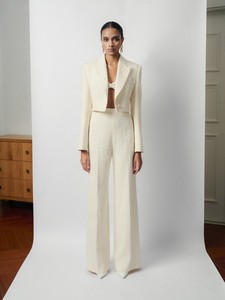 Veste de vente chaude pour femmes avec veste courte en laine Anie Emb perlée à la main Fabricant de vêtements de bonne qualité pour femmes - Product Image 2