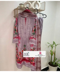 Salwar Kameez pakistanaise de mariée cousue en couleur blanche avec travail à paillettes et robe modeste Dupatta - Product Image 3