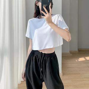 เสื้อยืดเอวลอยสำหรับผู้หญิงคอกลมระบายอากาศสวมใส่สบายสีพื้นลำลองเล่นกีฬาแบบสั้นฤดูร้อน - Product Image 3